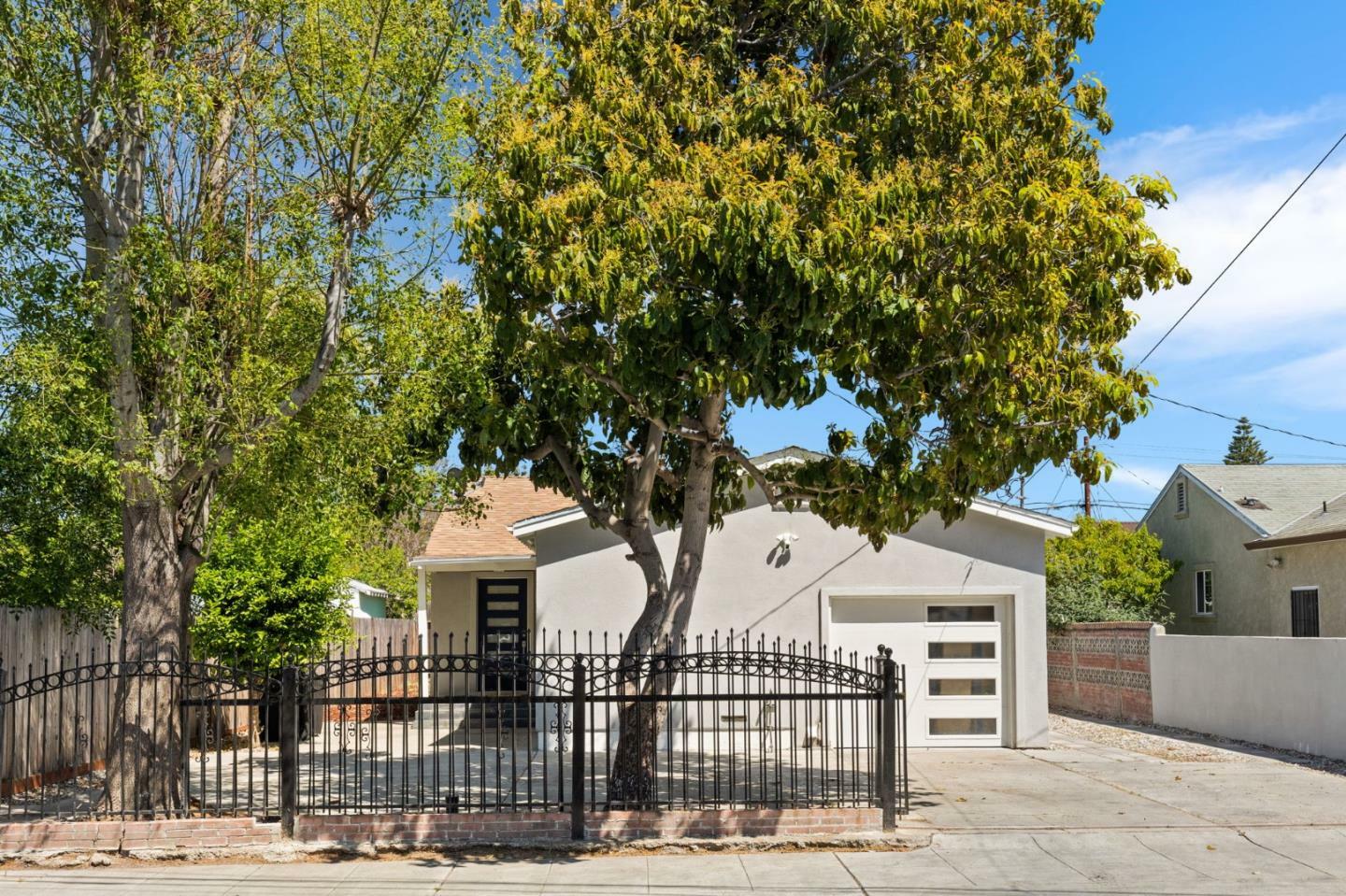 Property Photo: 2256 Poplar Avenue CA 94303
