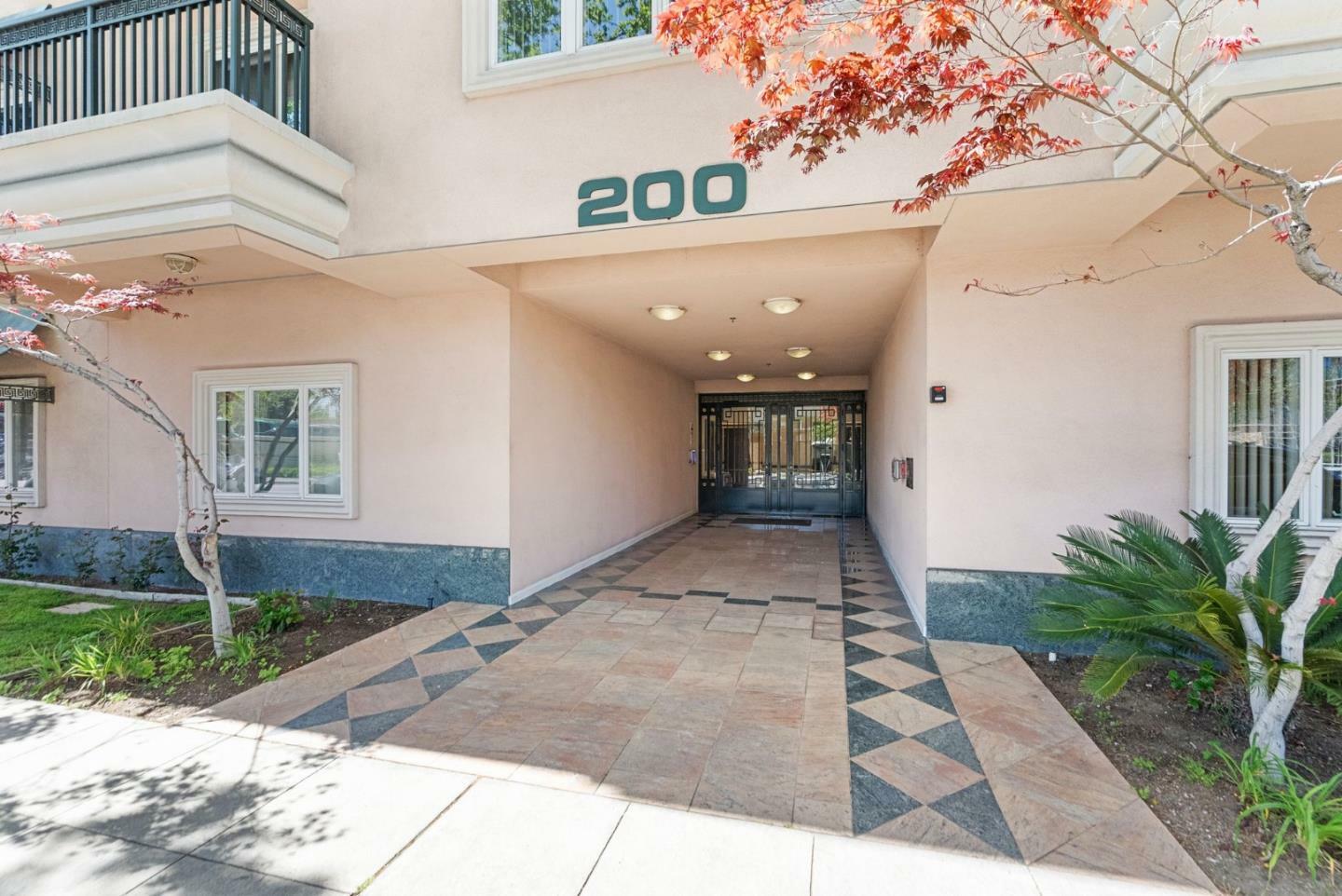 Property Photo: 200 Sheridan Ave. 303 CA 94306