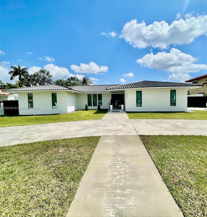 2721 SW 130th Ave  Miami FL 33175 photo