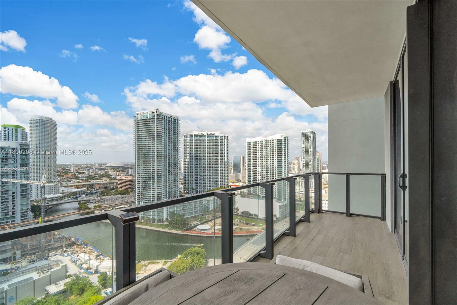 68 SE 6th St 2406  Miami FL 33130 photo