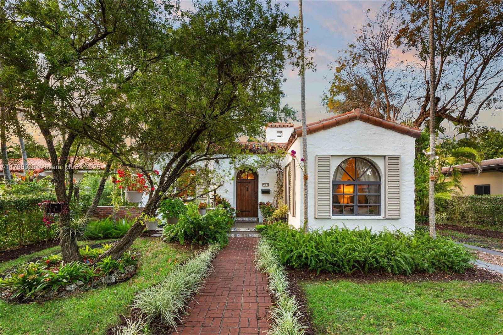 425 Cadagua Ave  Coral Gables FL 33146 photo