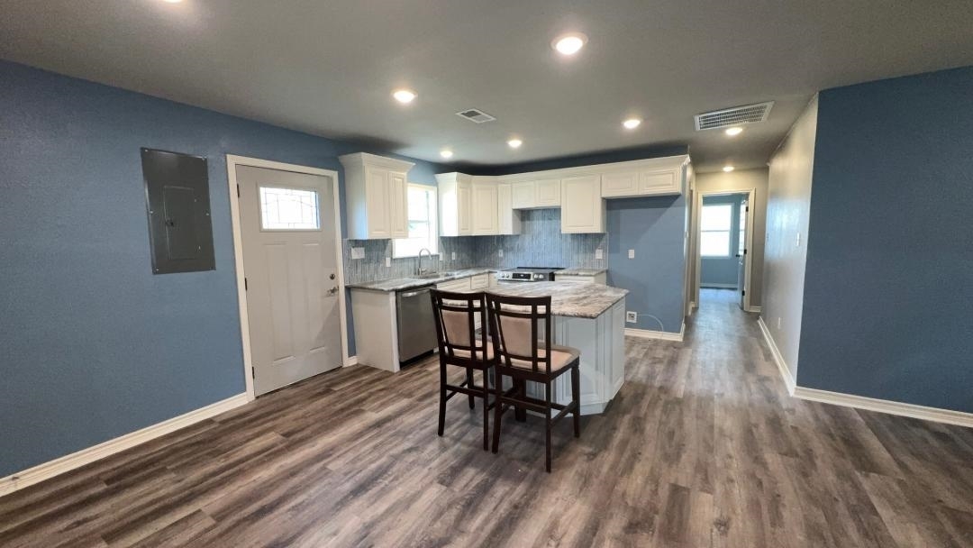 Property Photo: 2923 Avenue L TX 77627
