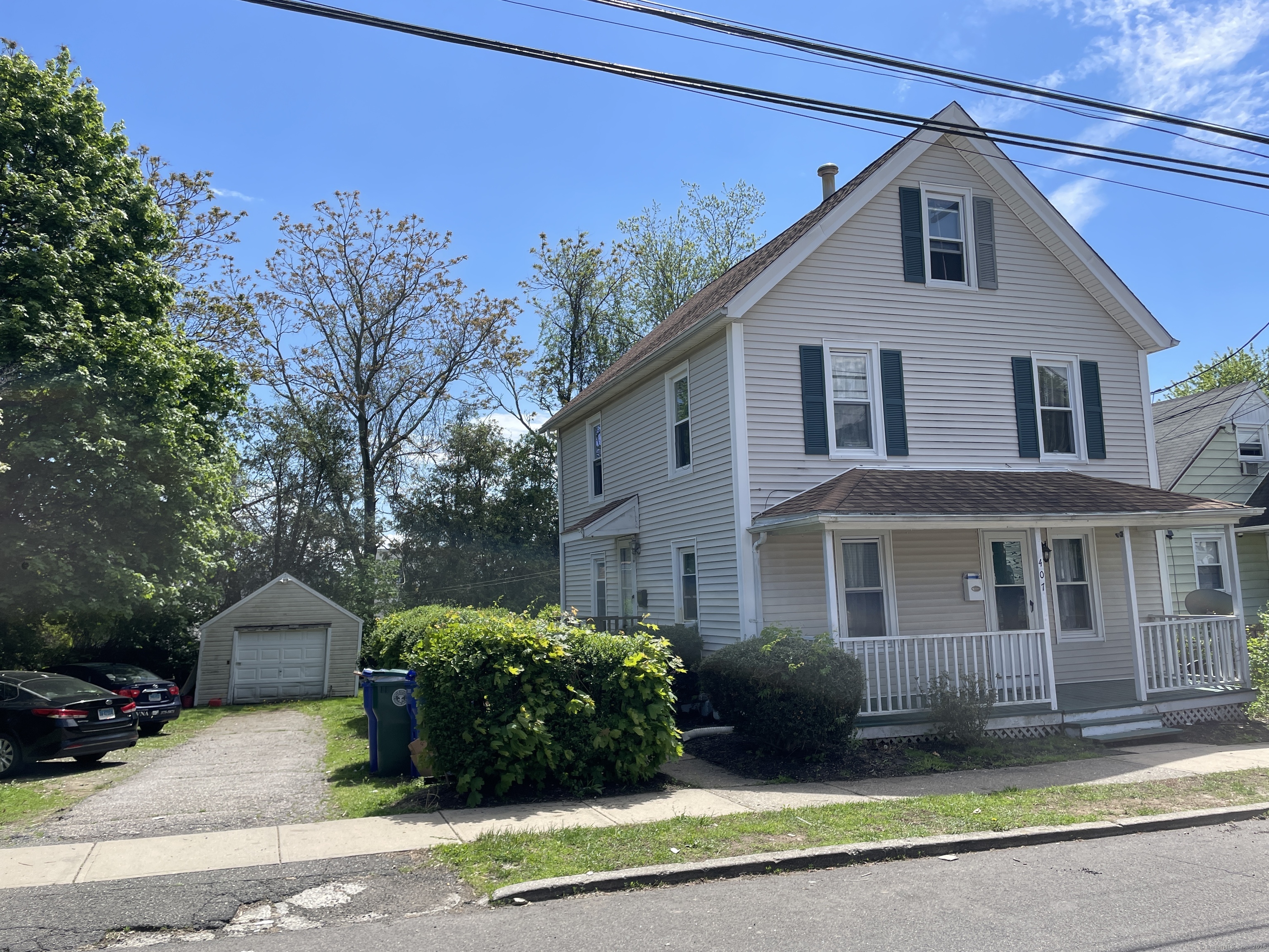 Property Photo: 407 Hollister Street CT 06615