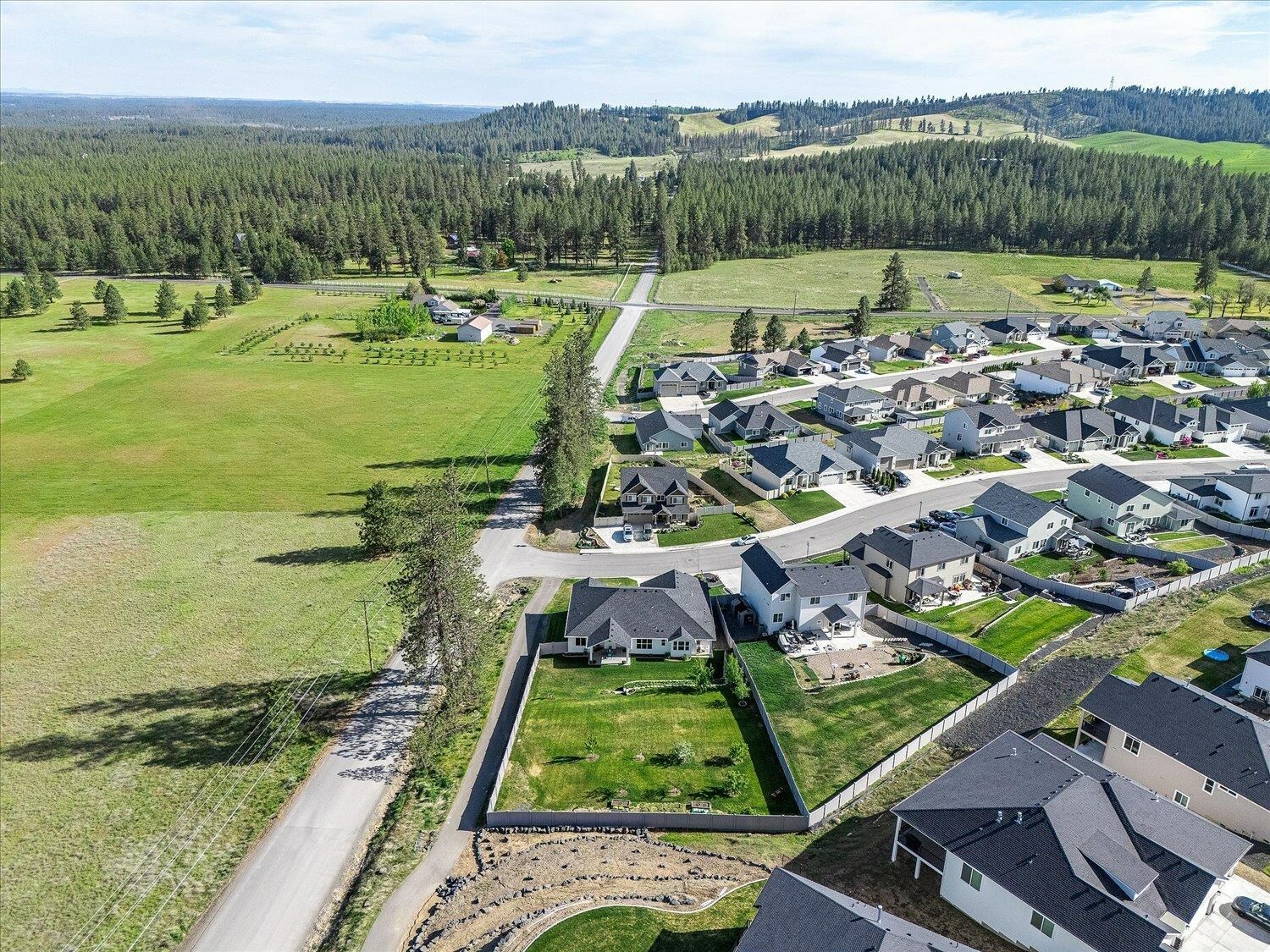 Property Photo: 9302 W Floyd Dr WA 99004