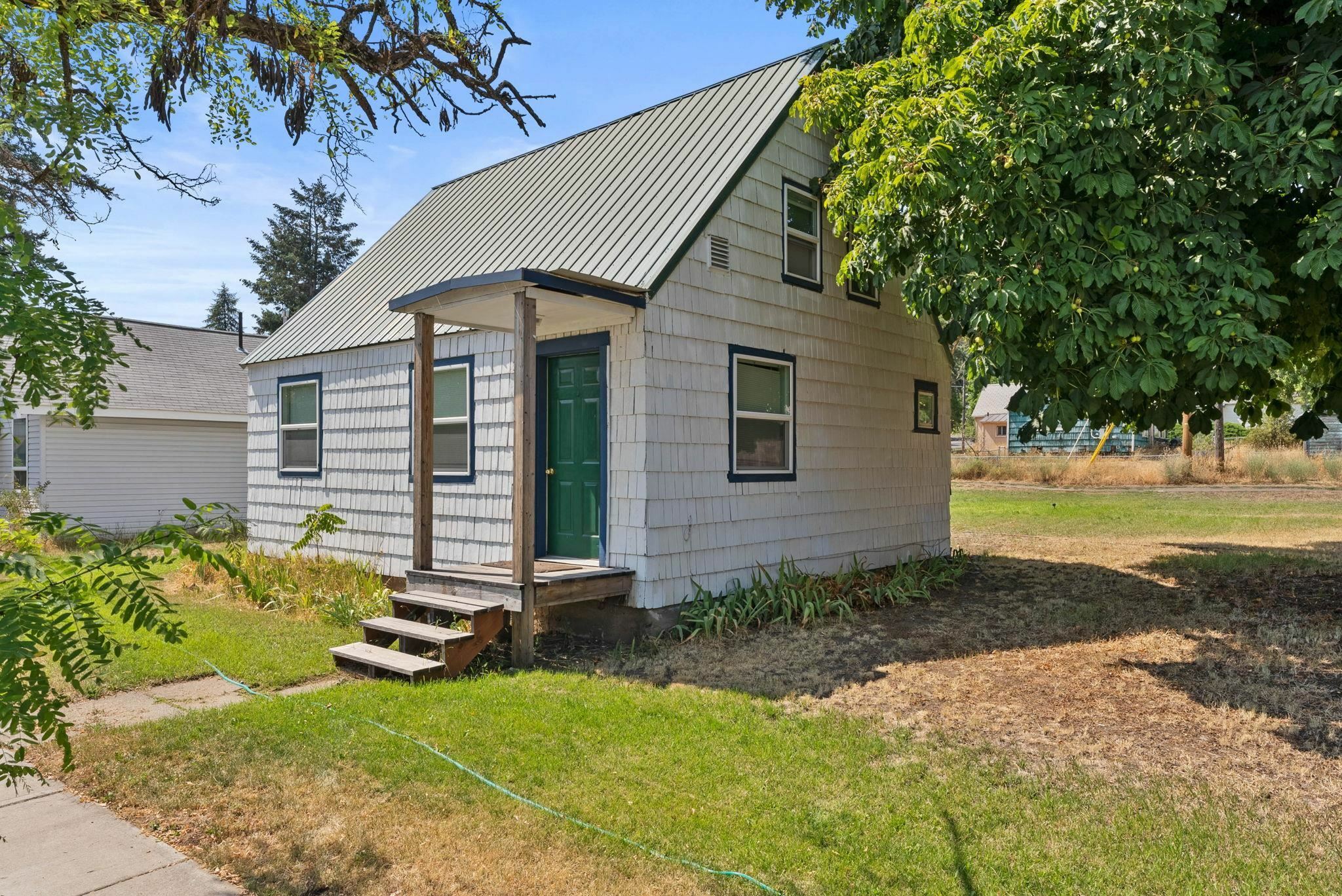 Property Photo: 8 3rd St WA 99004