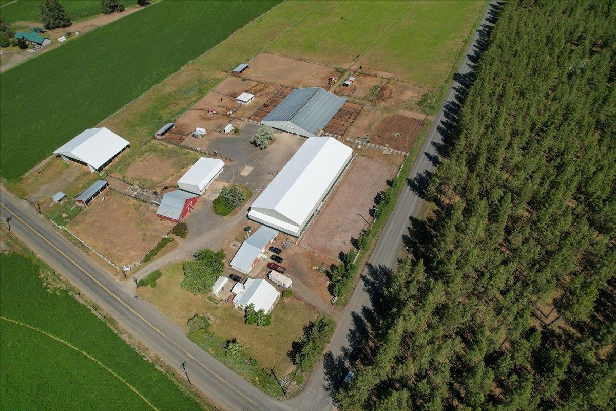 Property Photo: 3714 W Anderson Rd WA 99004