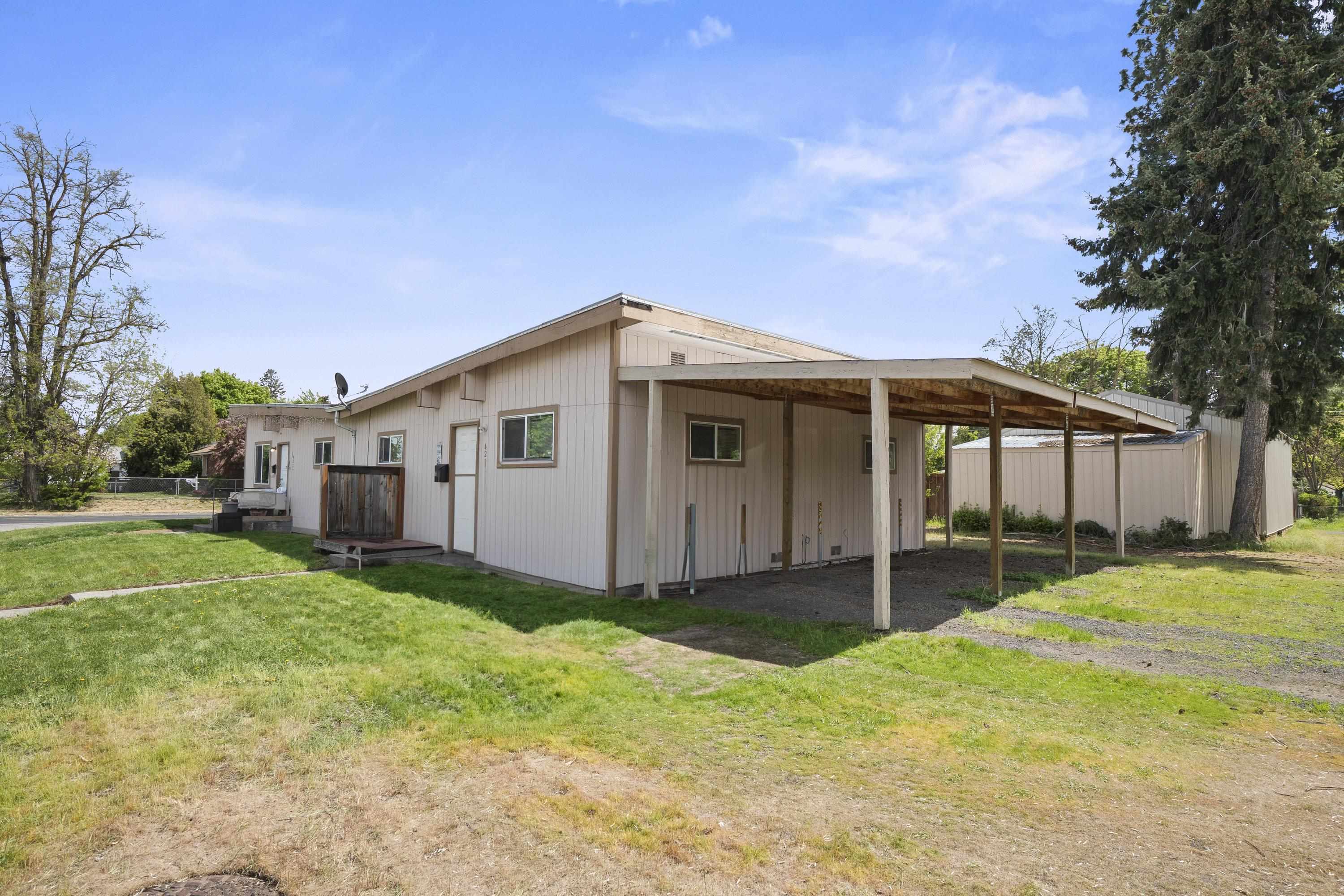 Property Photo: 420 E Sanson Ave WA 99207