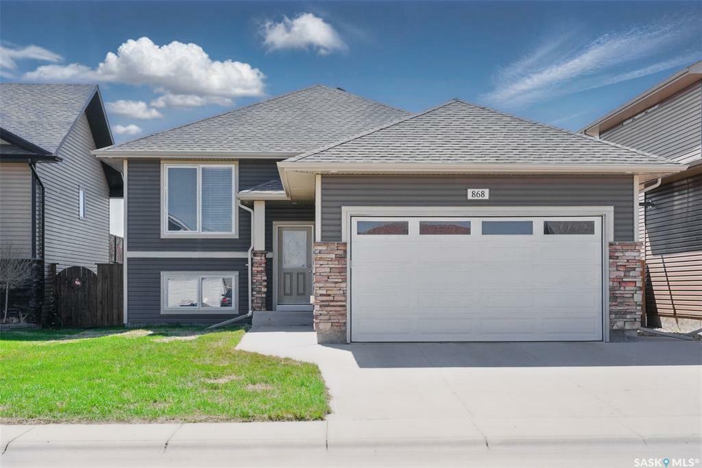 Property Photo: 868 Reimer Road SK S0K 2A0