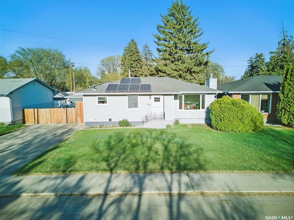 Property Photo: 510 T Avenue N SK S7L 3B6