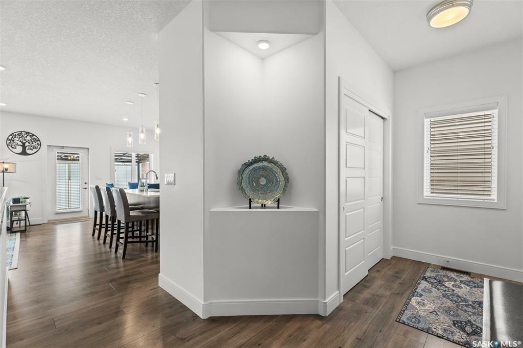 Property Photo: 3206 11th Street W 6 SK S7M 5Z1