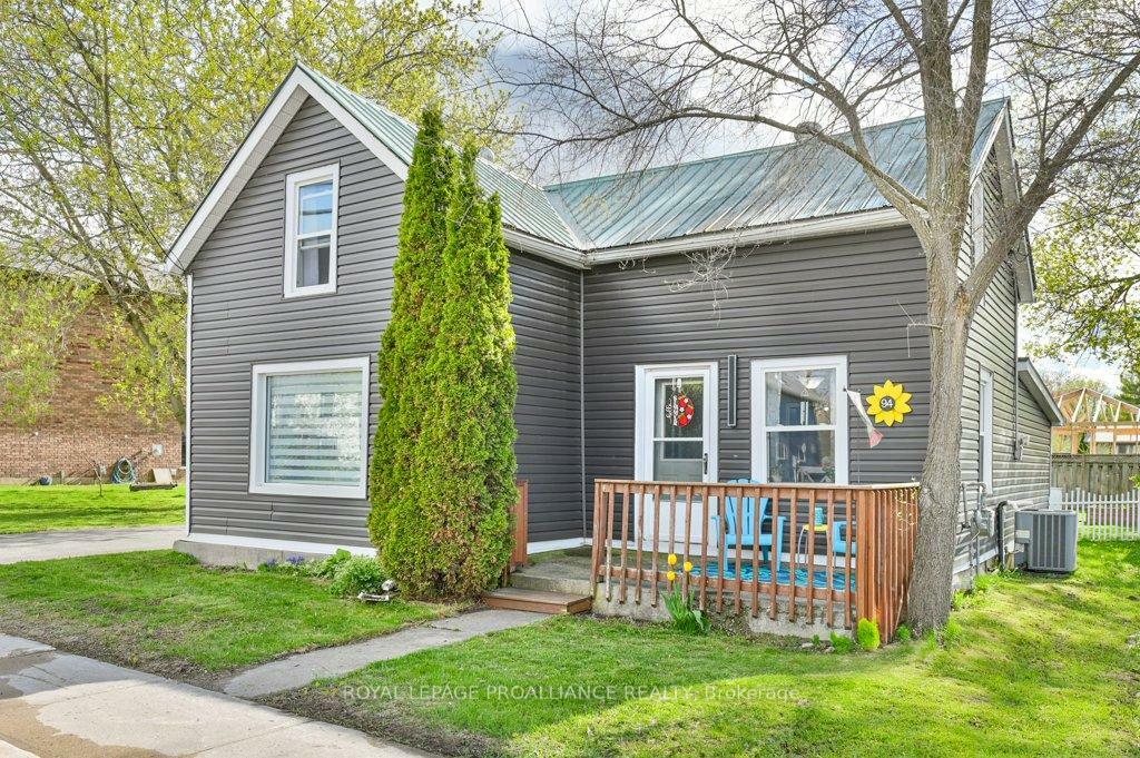 Property Photo: 94 South Trent Street ON K0K 2C0
