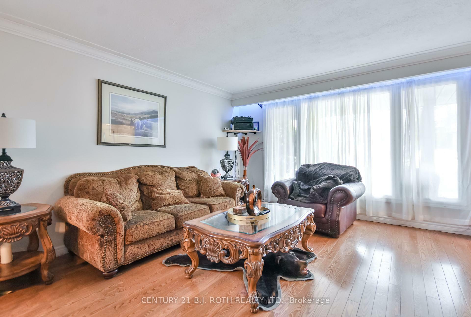 Property Photo: 233 Rose Street ON L4M 2V3