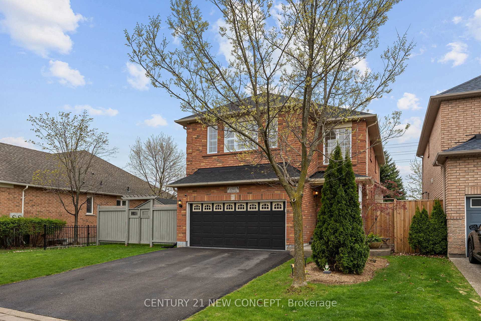 Property Photo: 2587 Carberry Way ON L6M 4R8