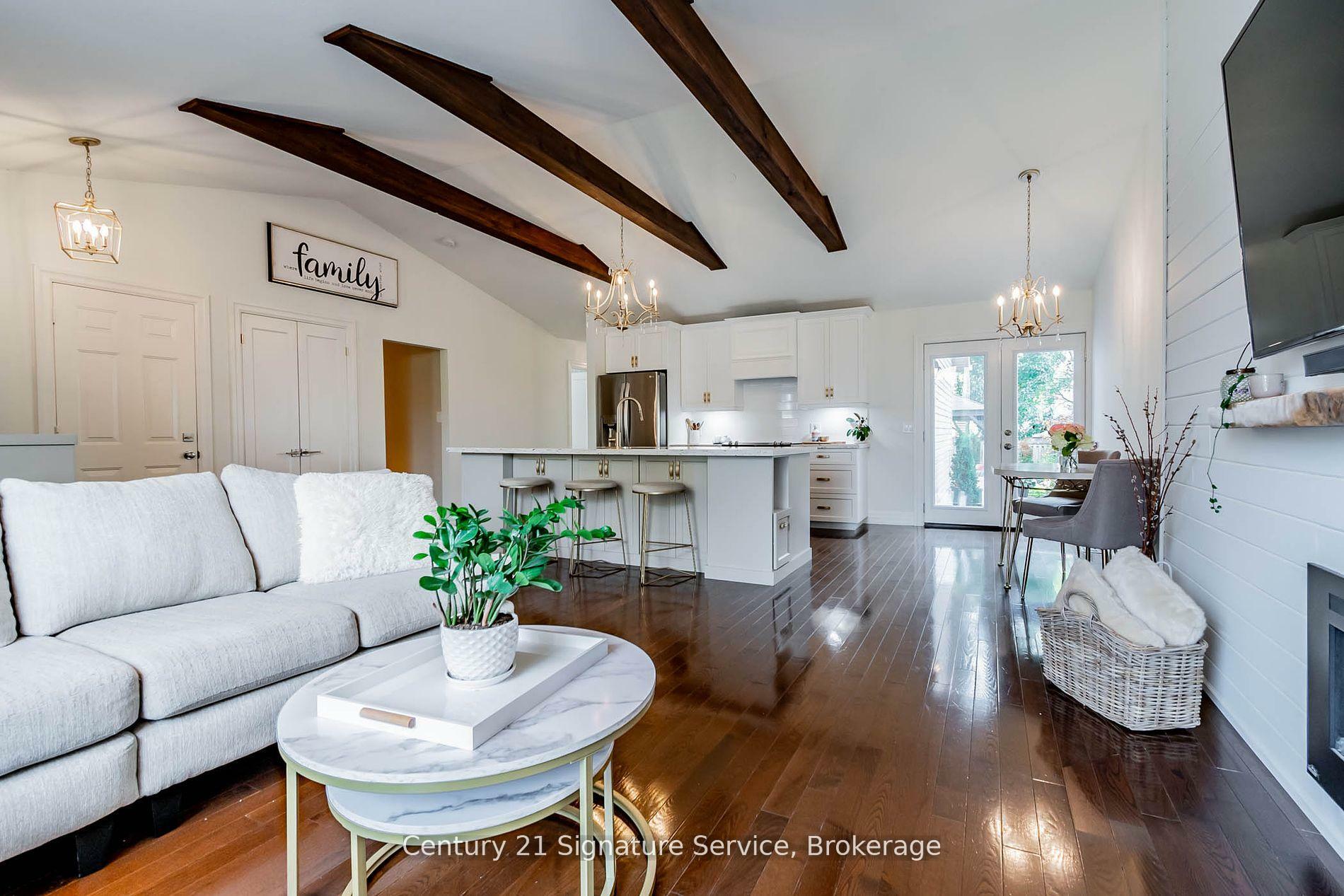 Property Photo: 5132 Meadowood Lane ON L0R 1B8
