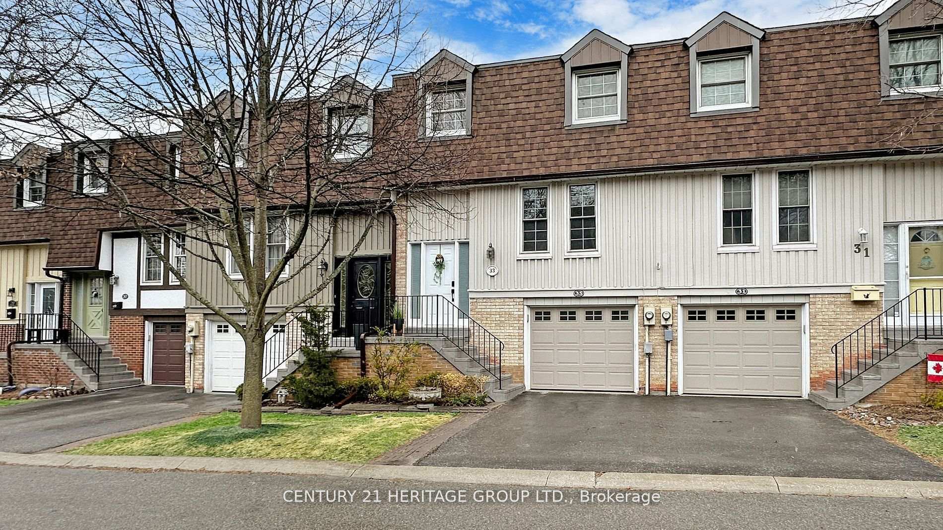 Property Photo: 33 Bramble Way ON L3P 3V8