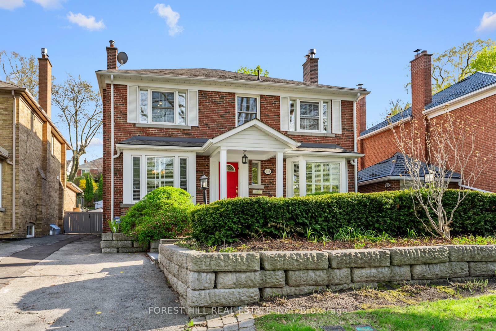 Property Photo: 618 Vesta Drive ON M5N 1H9