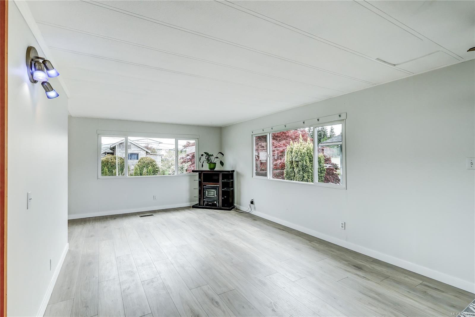 Property Photo: 2110 Chelan Cres BC V0N 2R0
