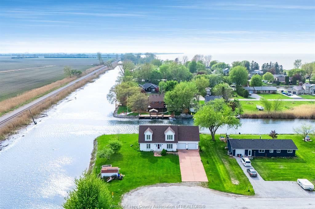 Property Photo: 935 Rivait Drive ON N0P 2L0