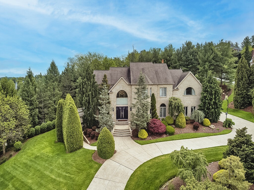 1512 Fox Chase Ln  Upper St. Clair PA 15241 photo