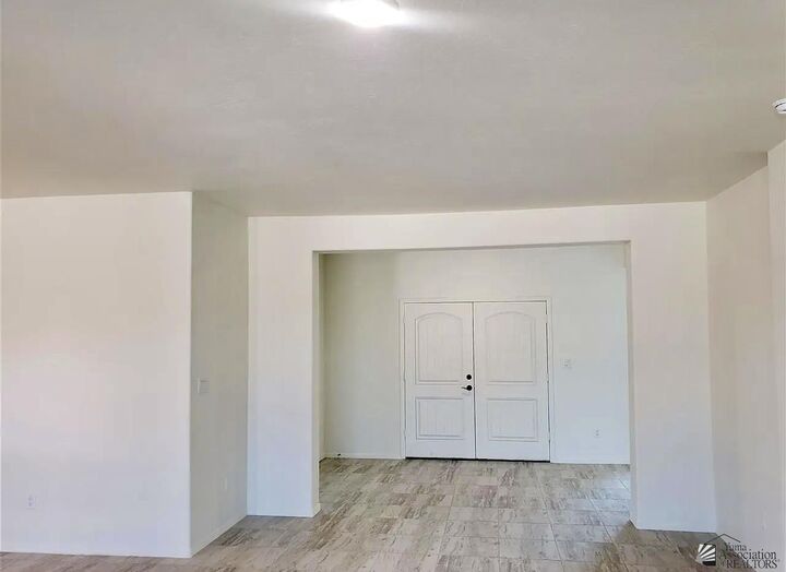 Property Photo:  5695 E 45 St  AZ 85365 