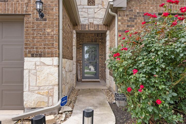 Property Photo: 7404 Leonardo Drive TX 78665