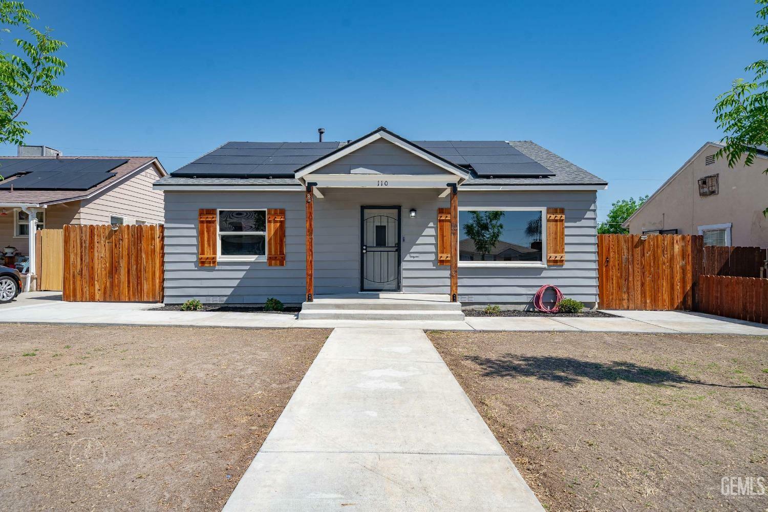 110 E Lucard Street  Taft CA 93268 photo