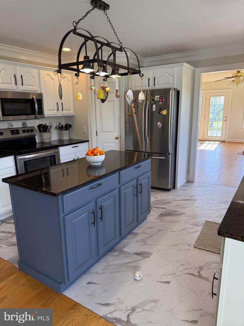 Property Photo: 1510 E Refuge Church Road VA 22655