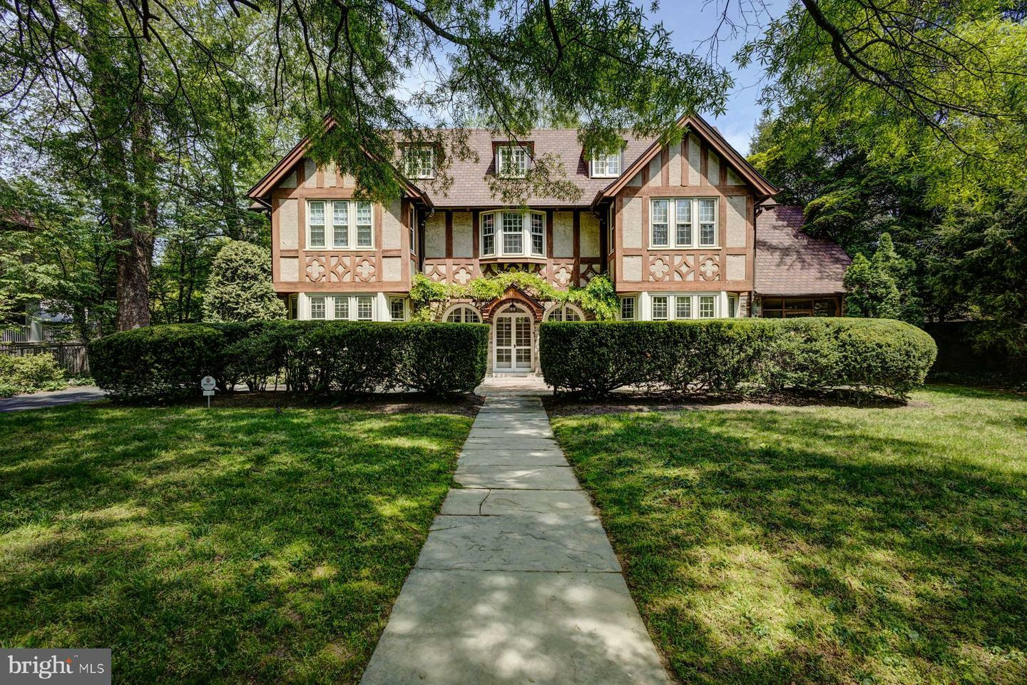 8031 Seminole Street  Philadelphia PA 19118 photo