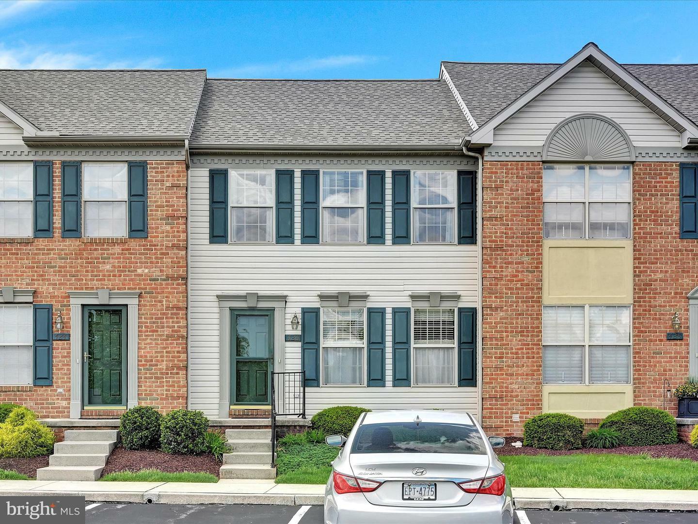 Property Photo: 426 Cobblestone Lane PA 17601