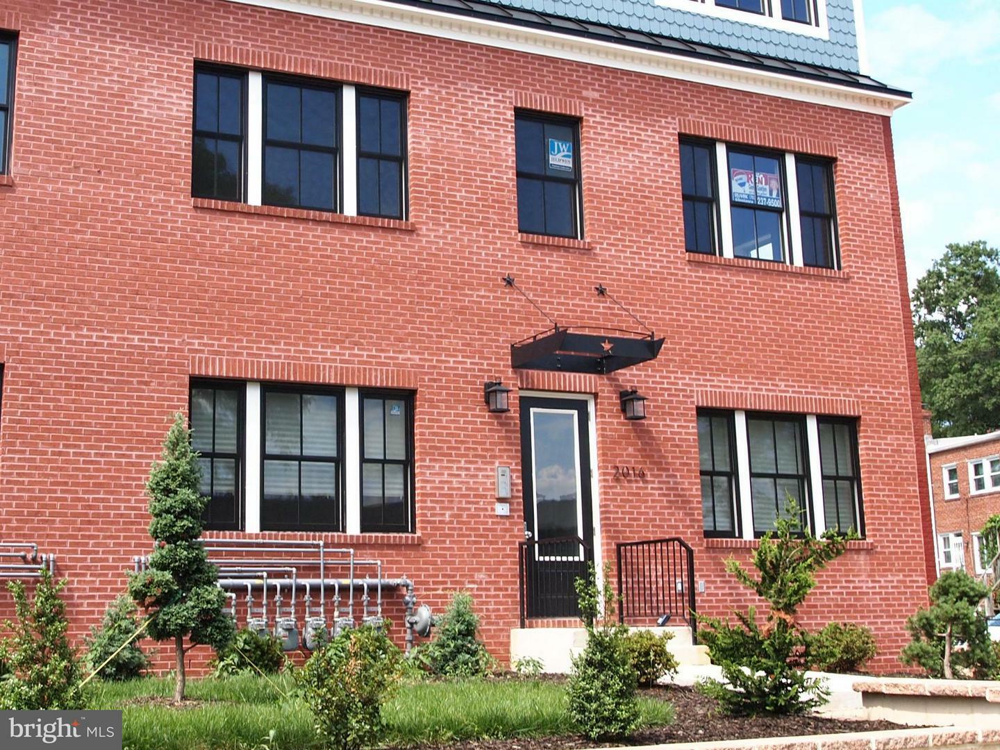Property Photo: 2016 D Street NE 4 DC 20002