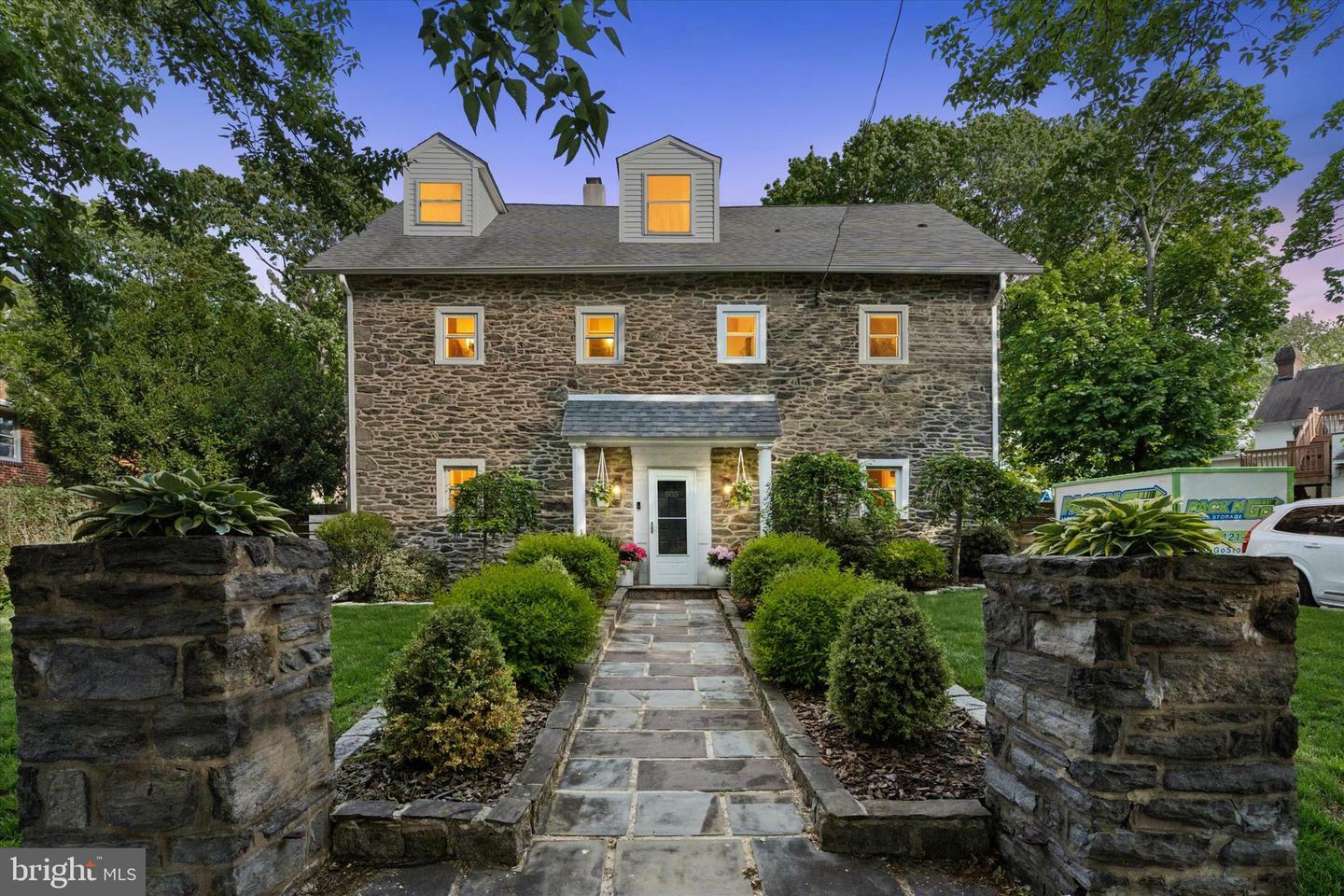 505 Gates Street  Philadelphia PA 19128 photo