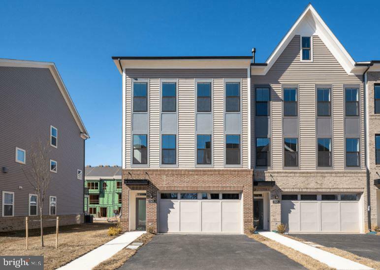 Property Photo: 23675 Hardesty Terrace VA 20148