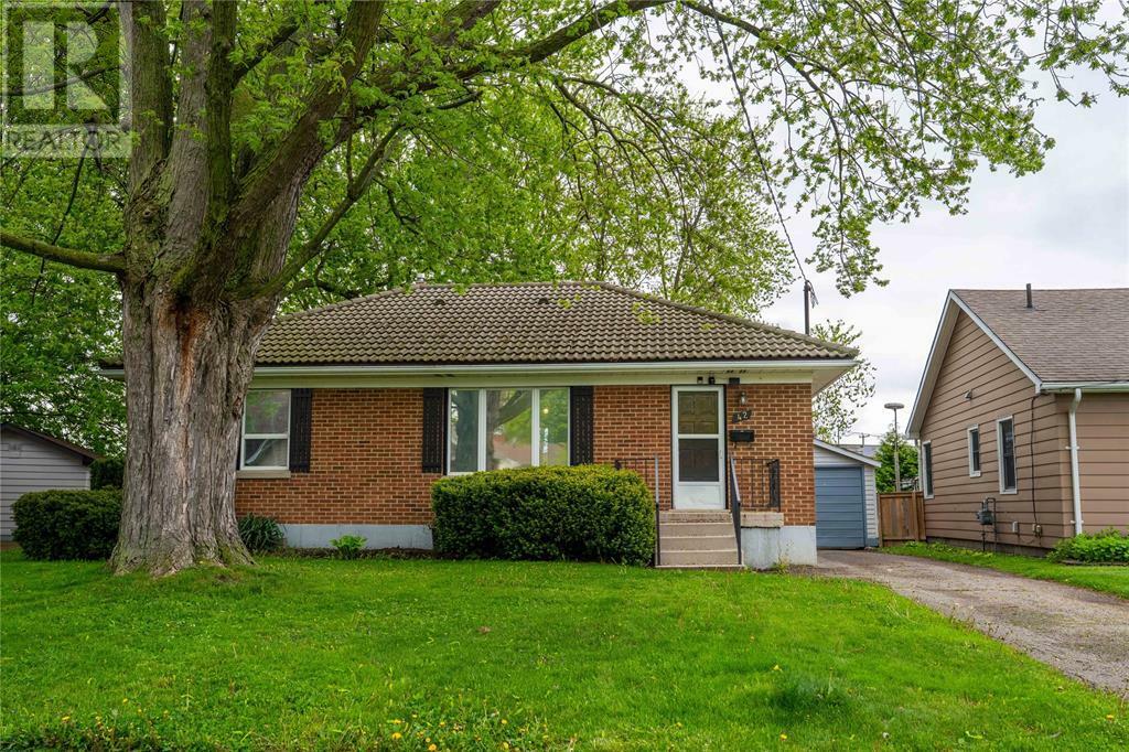Property Photo: 42 Warwick Drive ON N8A 3N4