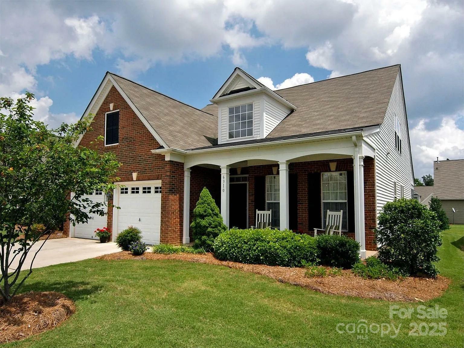 Property Photo: 6310 Highland Commons Road NC 28269