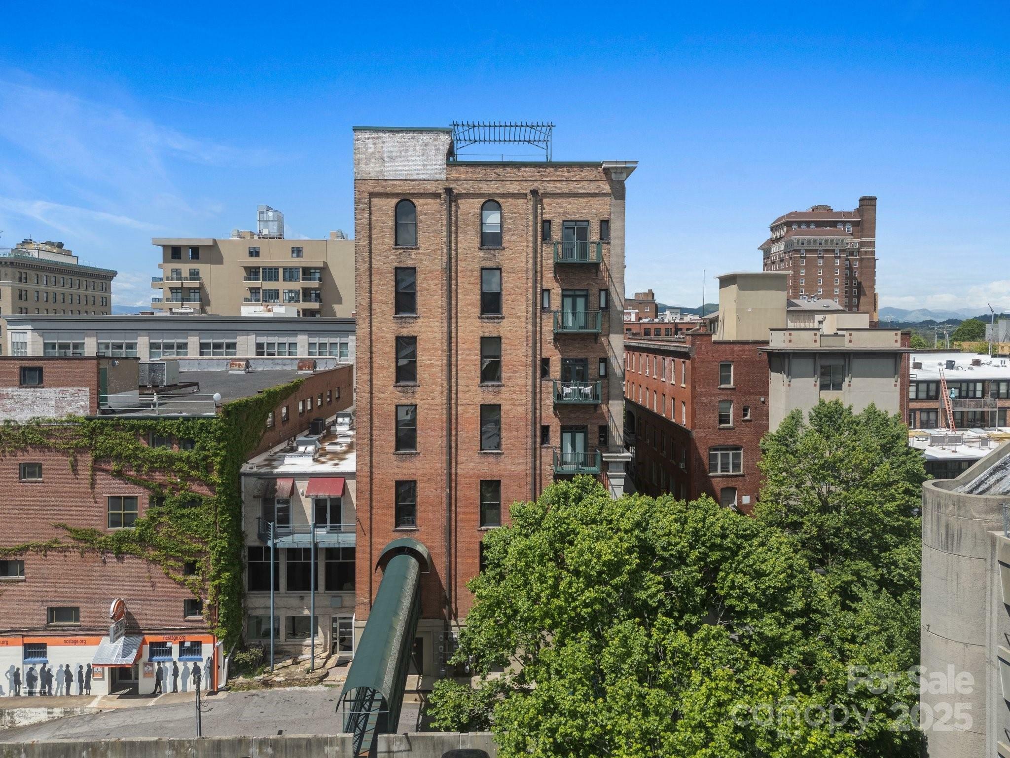 Property Photo: 84 W Walnut Street 405 NC 28801