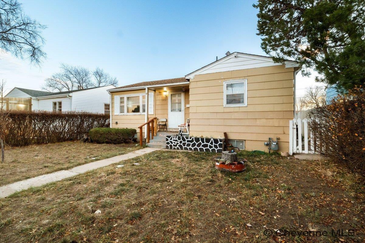 Property Photo:  2713 E 12th St  WY 82001 