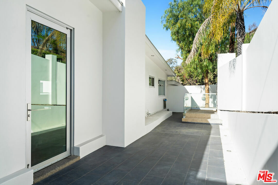 Property Photo: 7470 Woodrow Wilson Dr CA 90046