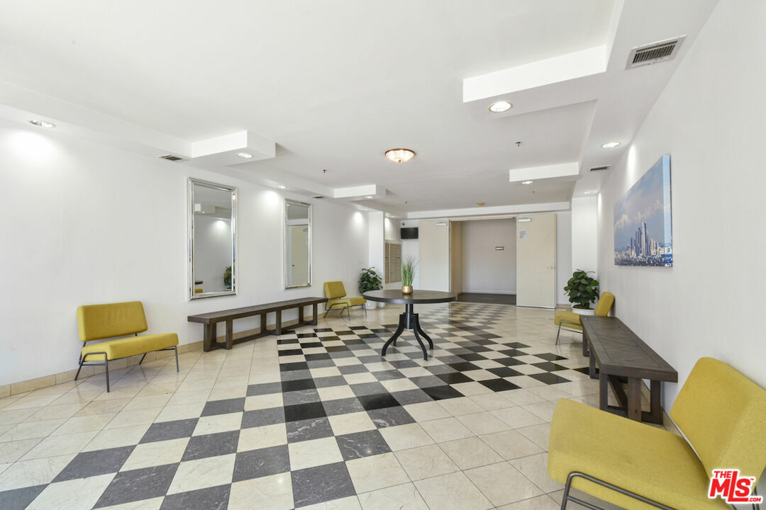 Property Photo: 5350 White Oak Ave CA 91316