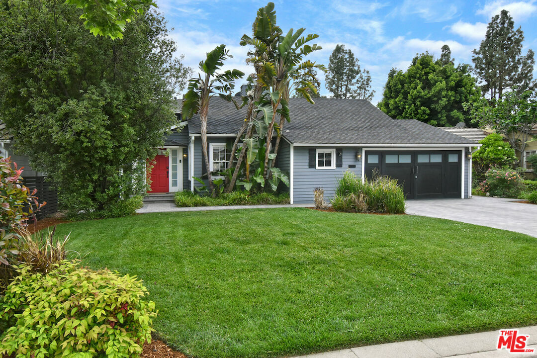 Property Photo: 13046 Woodbridge St CA 91604