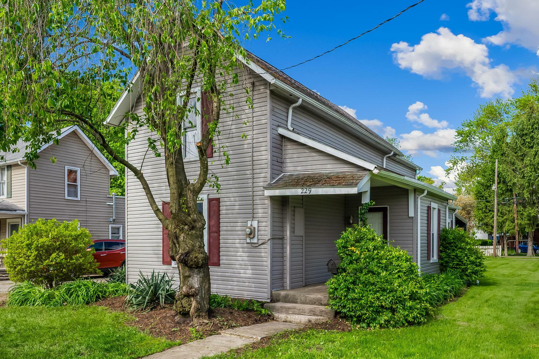 Property Photo: 229 Pennsylvania Avenue OH 43302