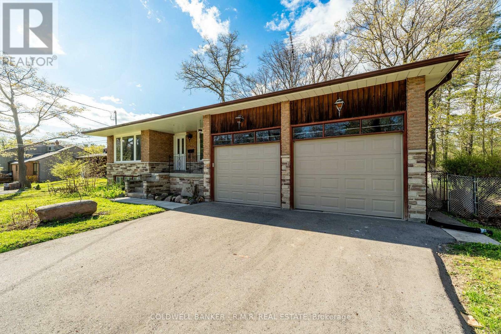 Property Photo: 86 Twyn Rivers Drive ON L1V 1E2