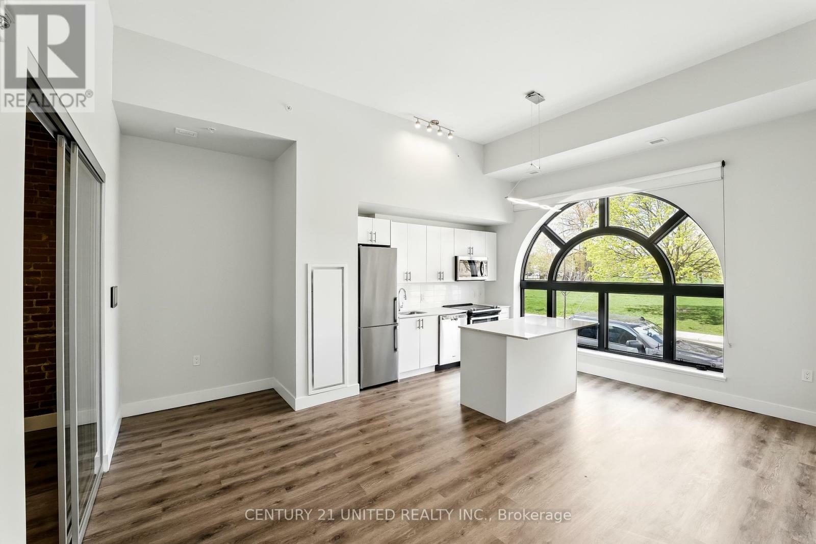 Photo de la propriété: 475 George Street North 201 ON K9J 3G6
