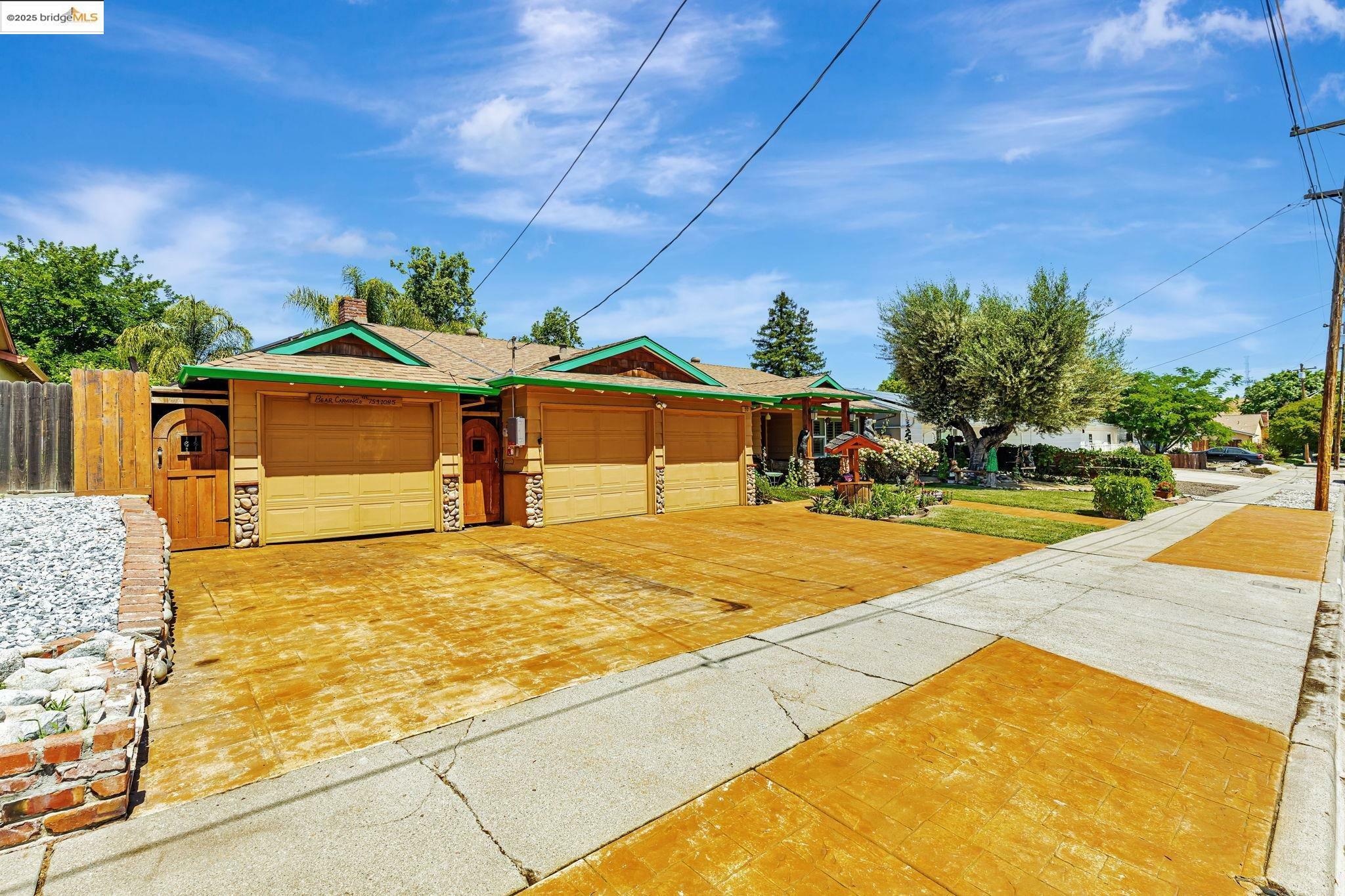 Property Photo: 212 Matsqui Rd CA 94509