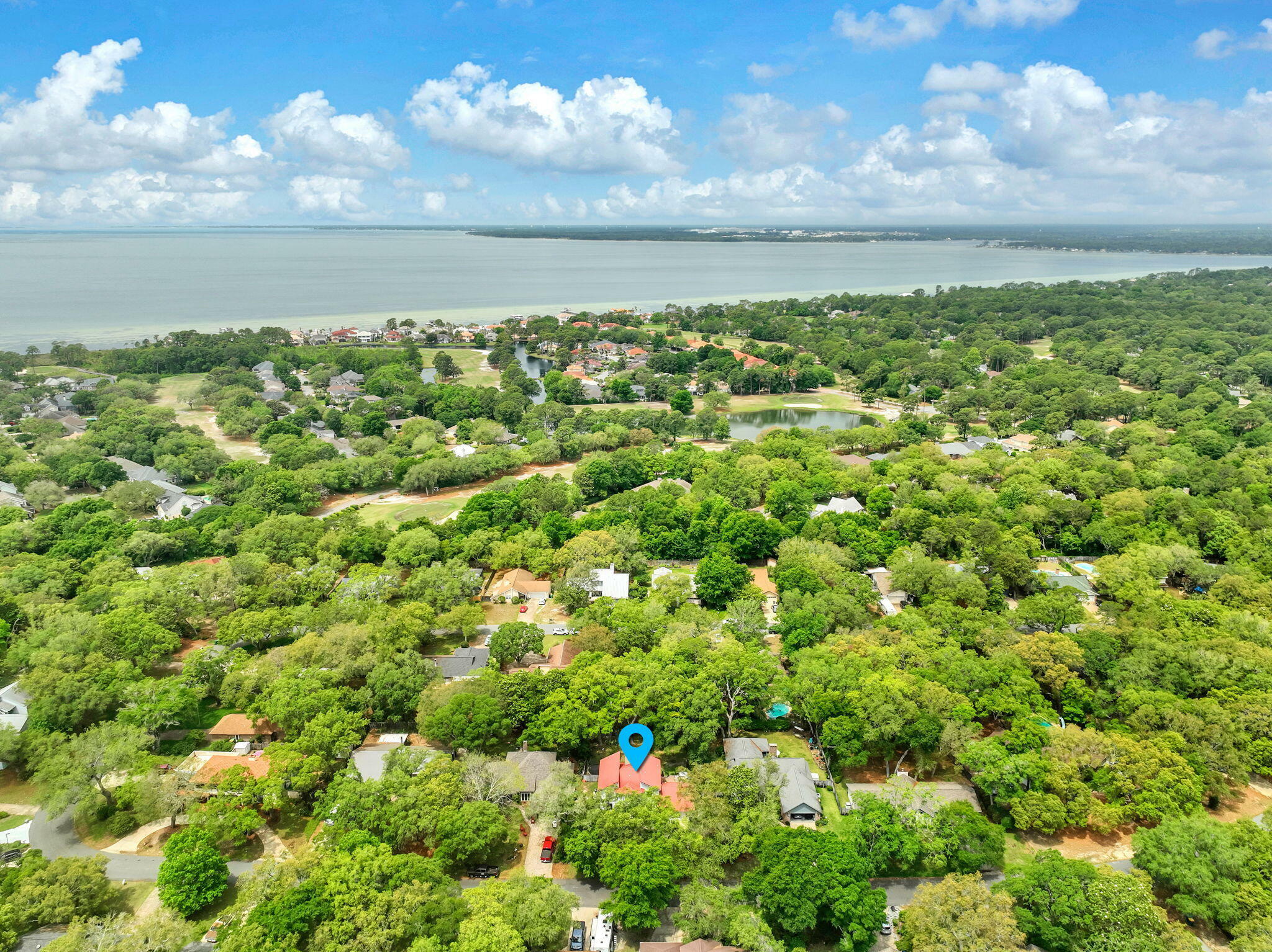 Property Photo: 216 E Dominica Circle FL 32578