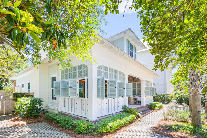Property Photo: 50 Camellia Street FL 32459