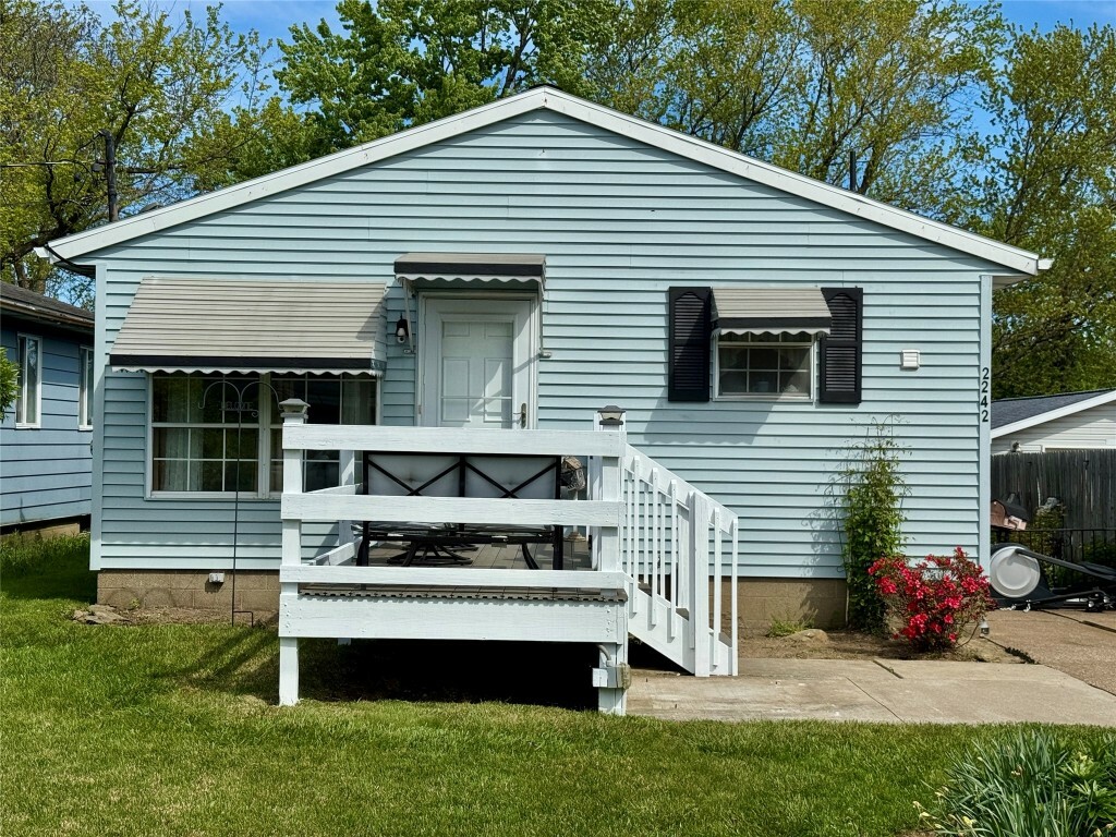 Property Photo: 2242 Fairmount Parkway PA 16510