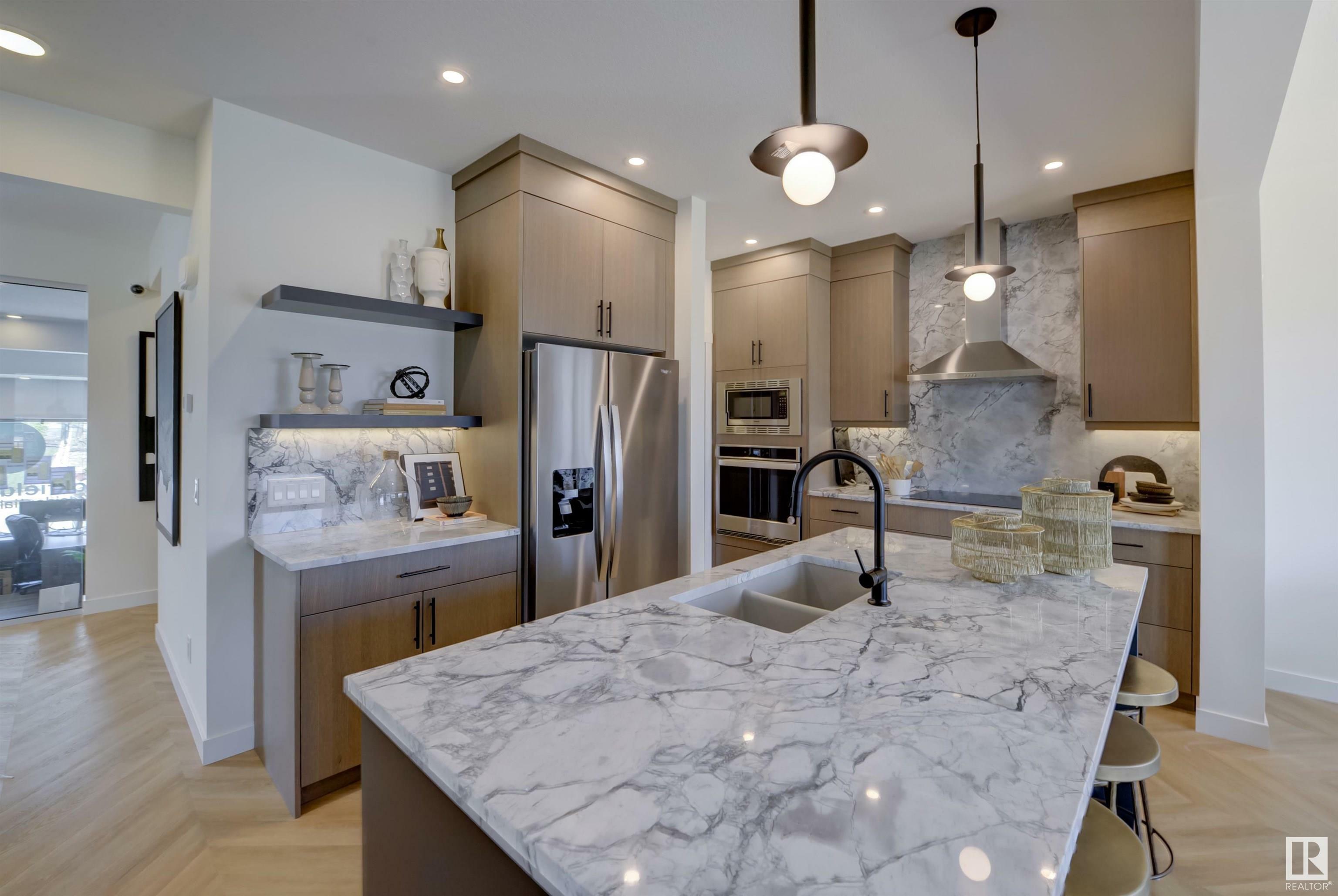 Property Photo: 3545 Erlanger Link Link NW AB T6M 1J5