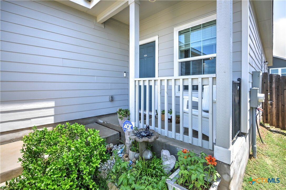 Property Photo: 217 Barbary Coast Lane TX 76537