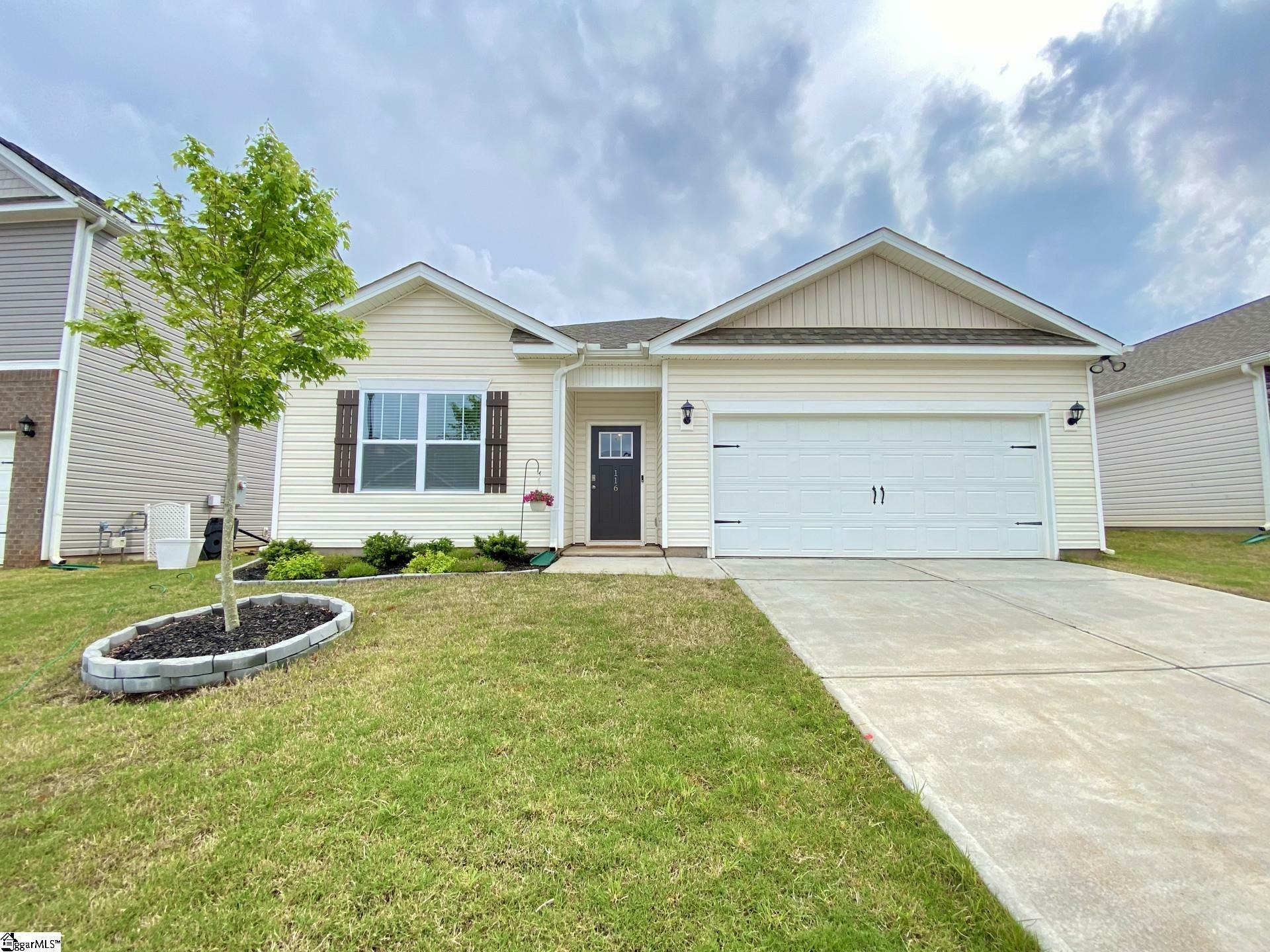 Property Photo: 116 Oak Edge Lane SC 29651