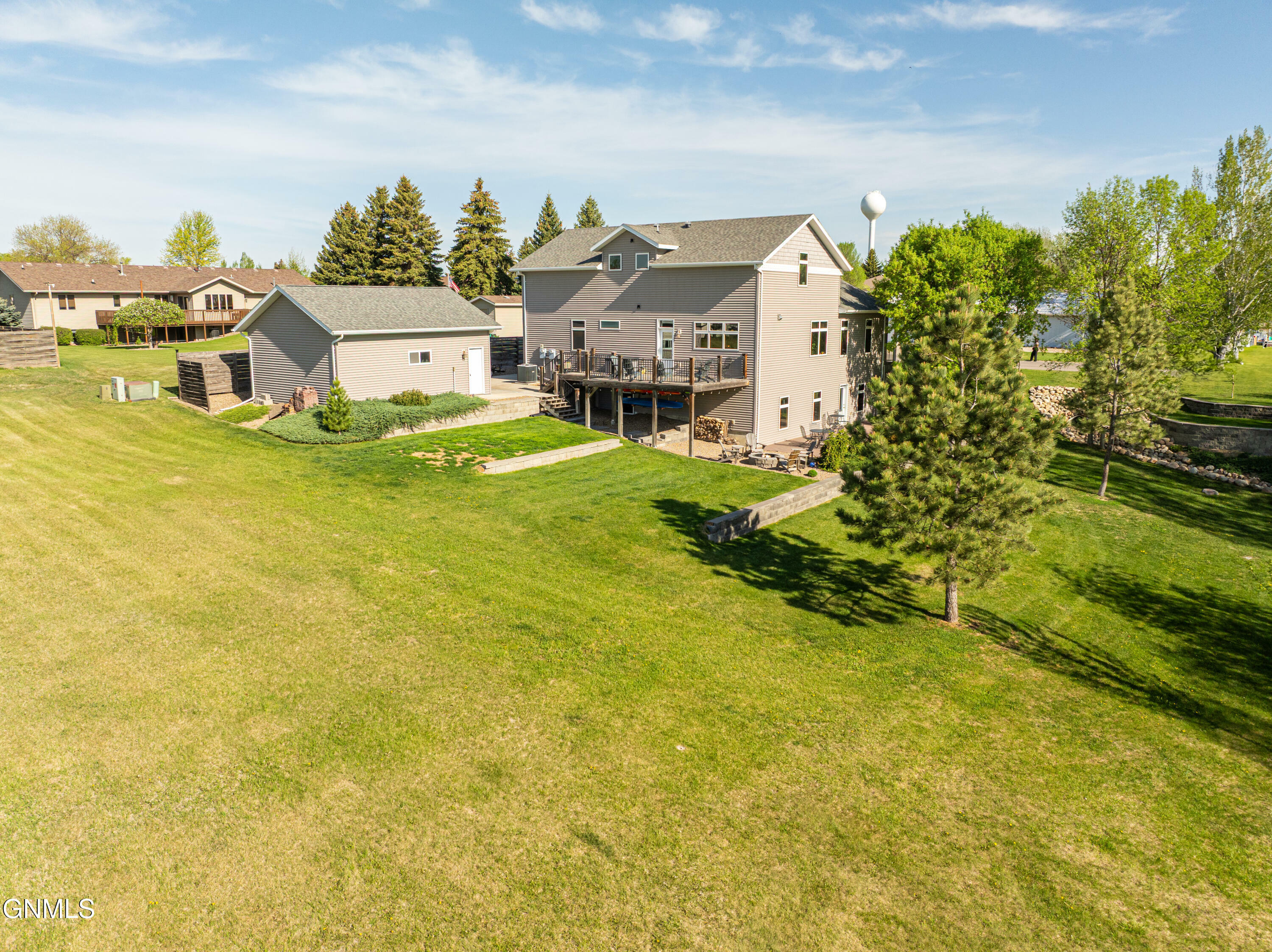 Property Photo: 1127 Chestnut Drive ND 58577